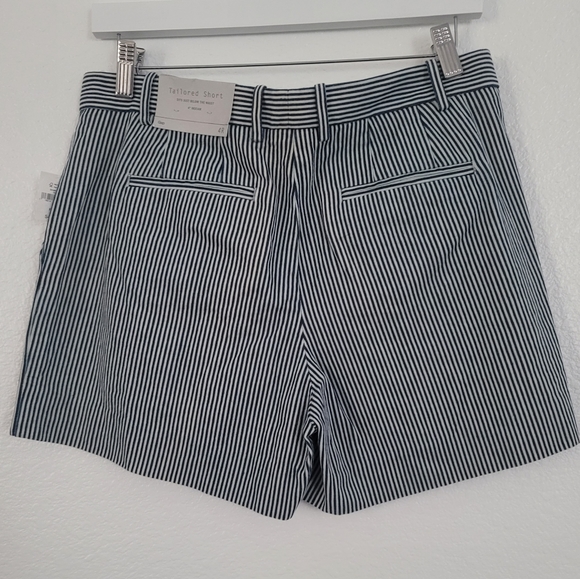 GAP NWT! Tailored shorts navy blue & white stripes size 4R - Picture 2 of 7